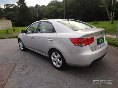 KIA CERATO EX2 1.6L — foto 7