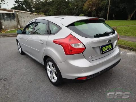 Ford Focus 1.6 — foto 2