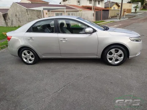 KIA CERATO EX2 1.6L — foto 5